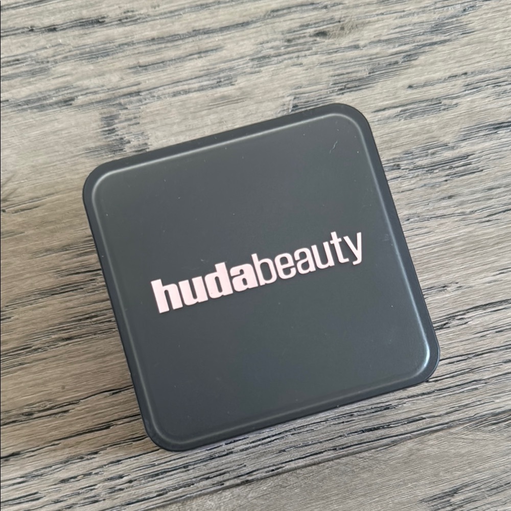 Huda Beauty Easy Bake - Ube Birthday Cake